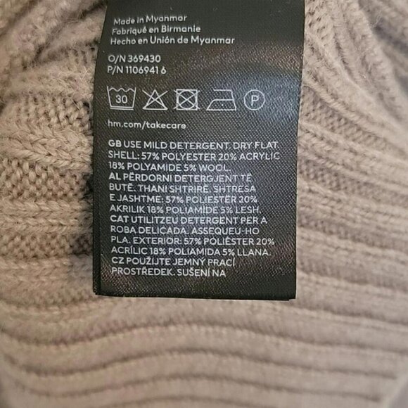 H&M Turtleneck Tan Oversized Sweater Size Medium - Picture 5 of 5